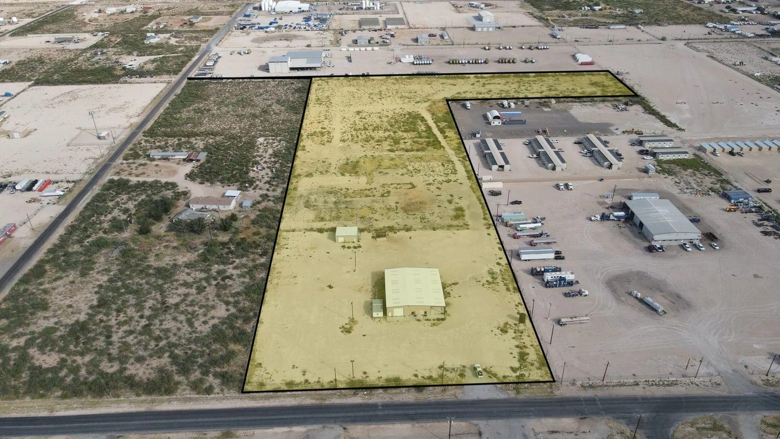 1639 W 36th St, Monahans, TX 7,000 SF industrial manufacturing facility for sale on 13.6 acres